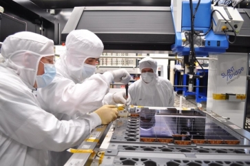 Gaia-CCD-array-assembly3